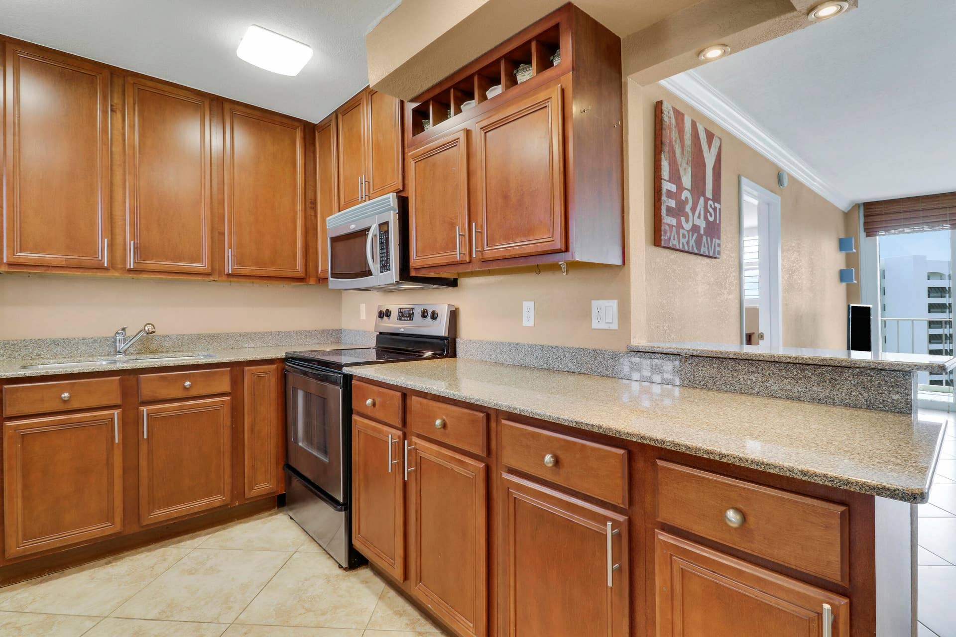 336 Golfview Road, #1016, North Palm Beach, FL 33408 Kitchen