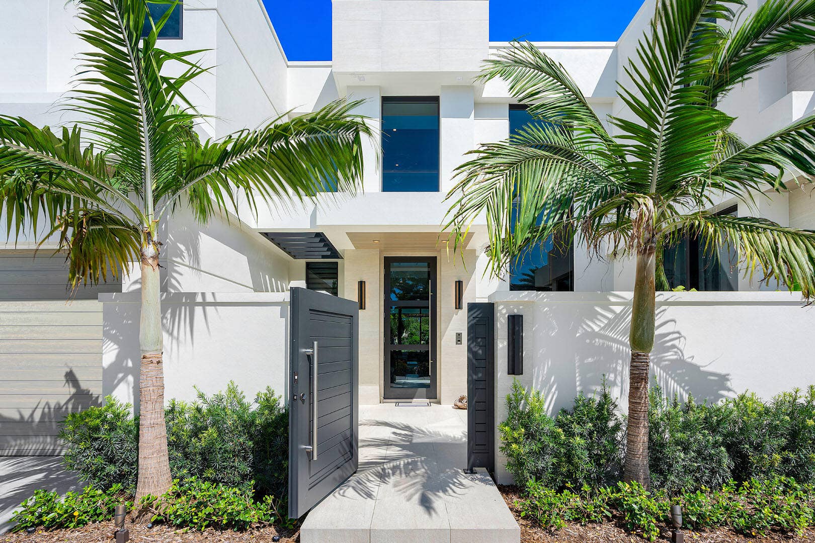 175_Alexander_Palm_Road_04