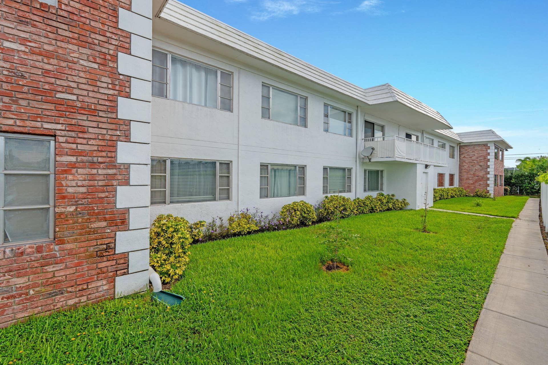 418 S Cypress Road, #128, Pompano Beach, FL 33060 Building 1, 418 S Cypress Rd