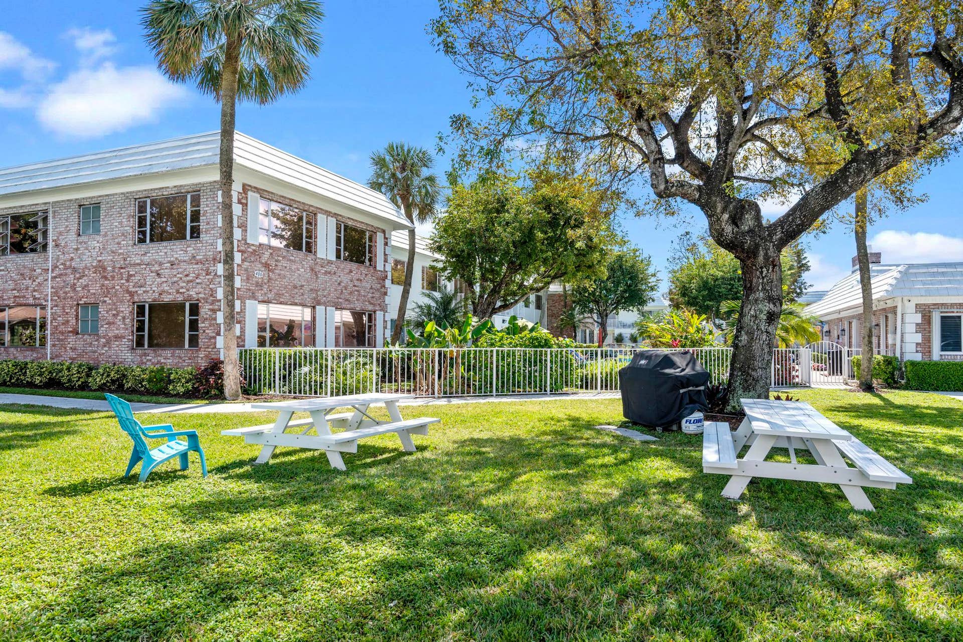 418 S Cypress Road, #128, Pompano Beach, FL 33060 Clubhouse, BBQ Area, Pool