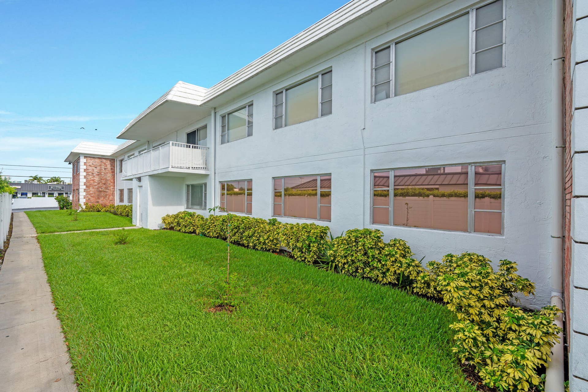 418 S Cypress Road, #128, Pompano Beach, FL 33060 Building 1, 418 S Cypress Rd