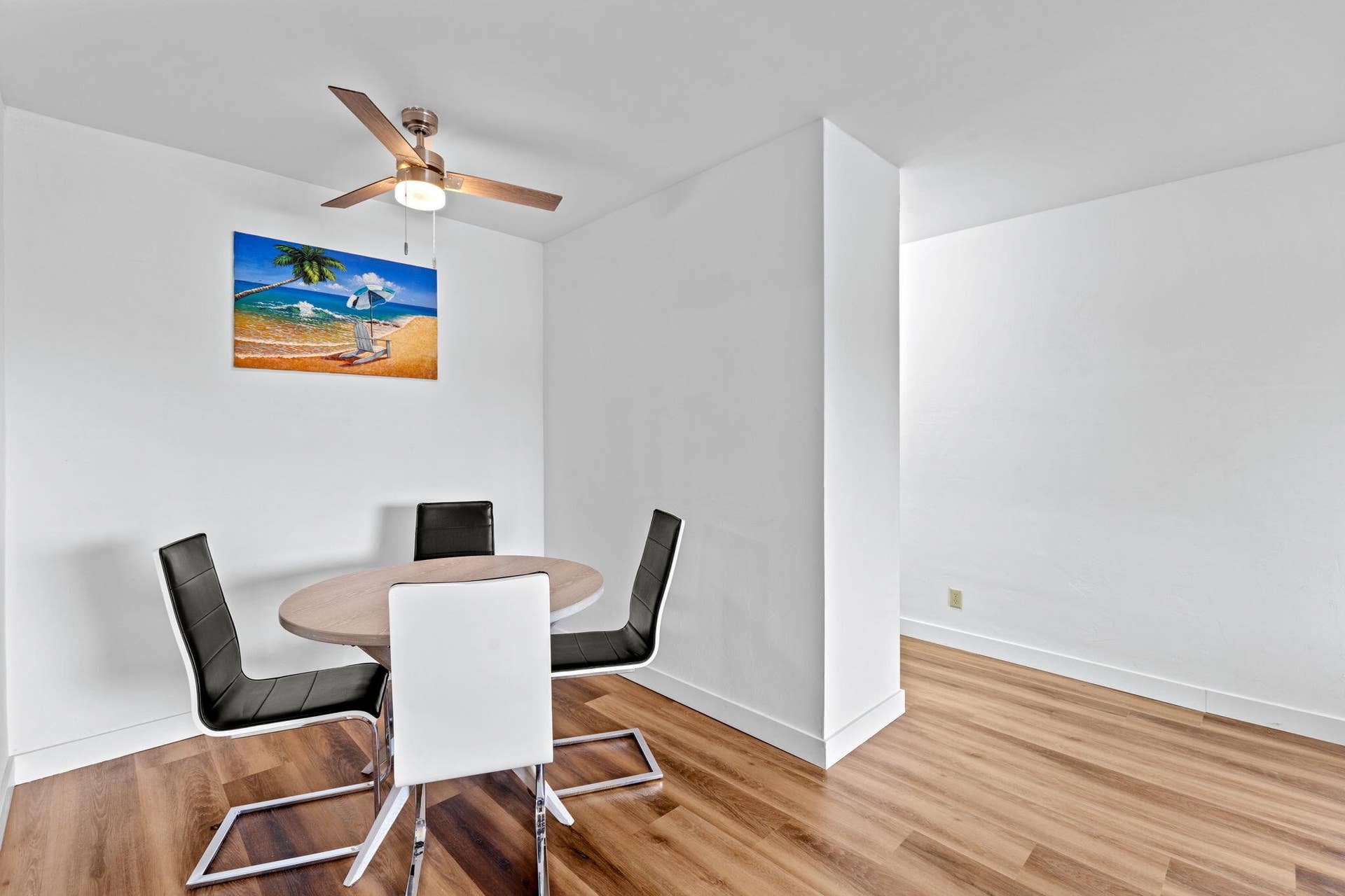 418 S Cypress Road, #128, Pompano Beach, FL 33060 Dining