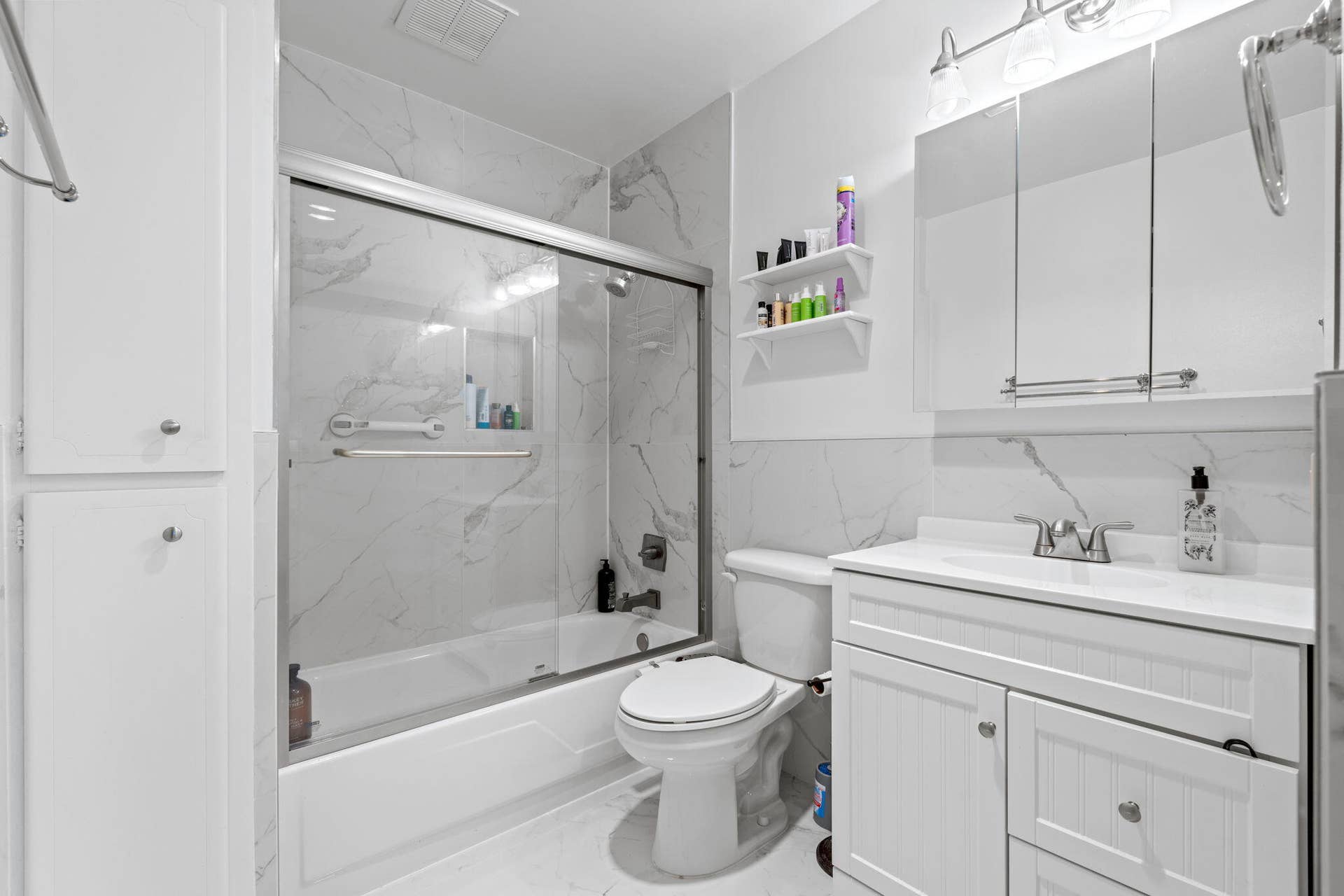 418 S Cypress Road, #128, Pompano Beach, FL 33060 Primary Large Bathroom