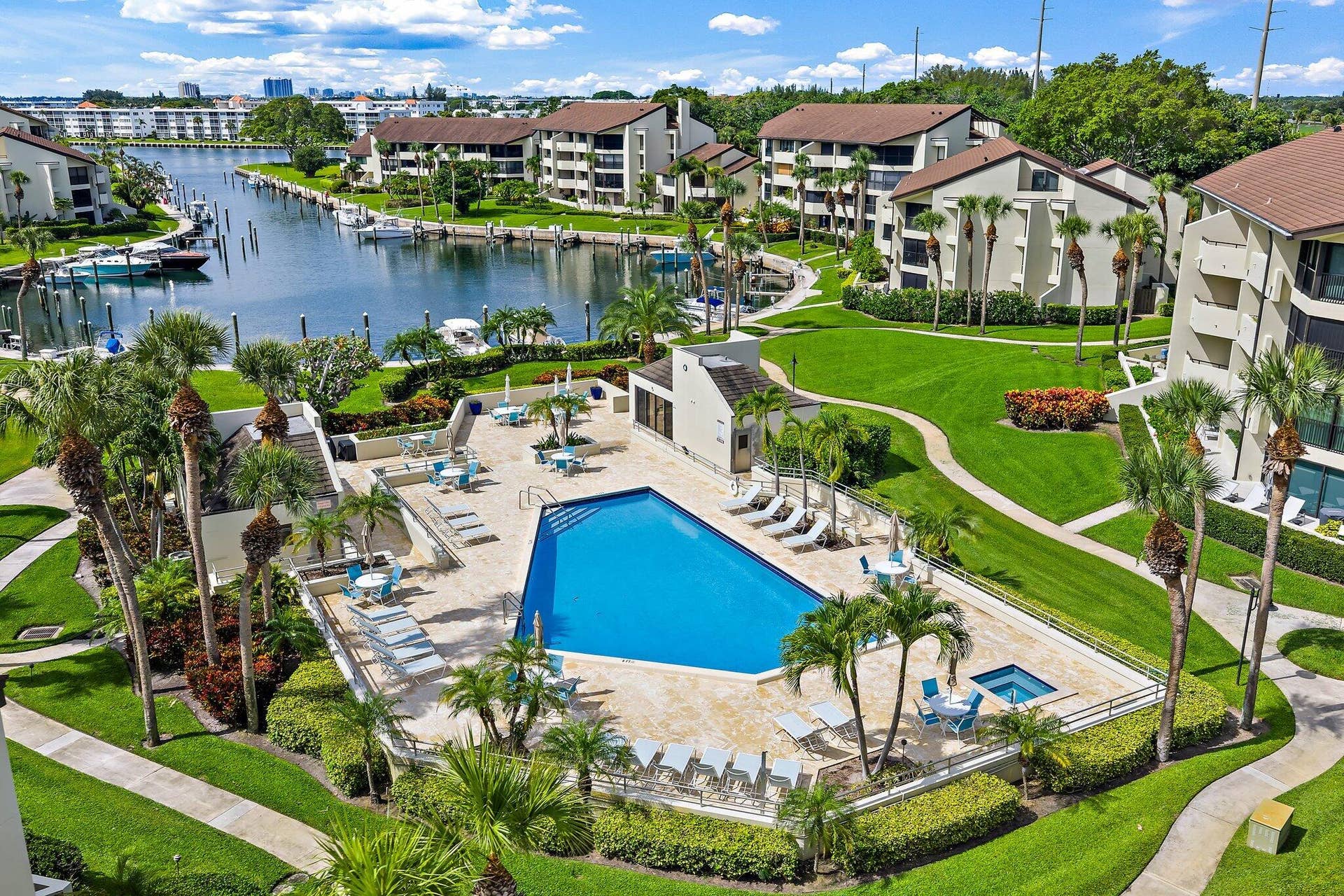 1133 Marine Way E, #I-4r, North Palm Beach, FL 33408 Pool Aerial View