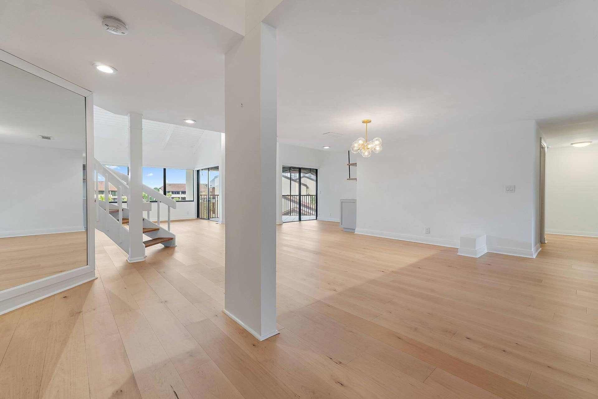 1133 Marine Way E, #I-4r, North Palm Beach, FL 33408 Foyer View