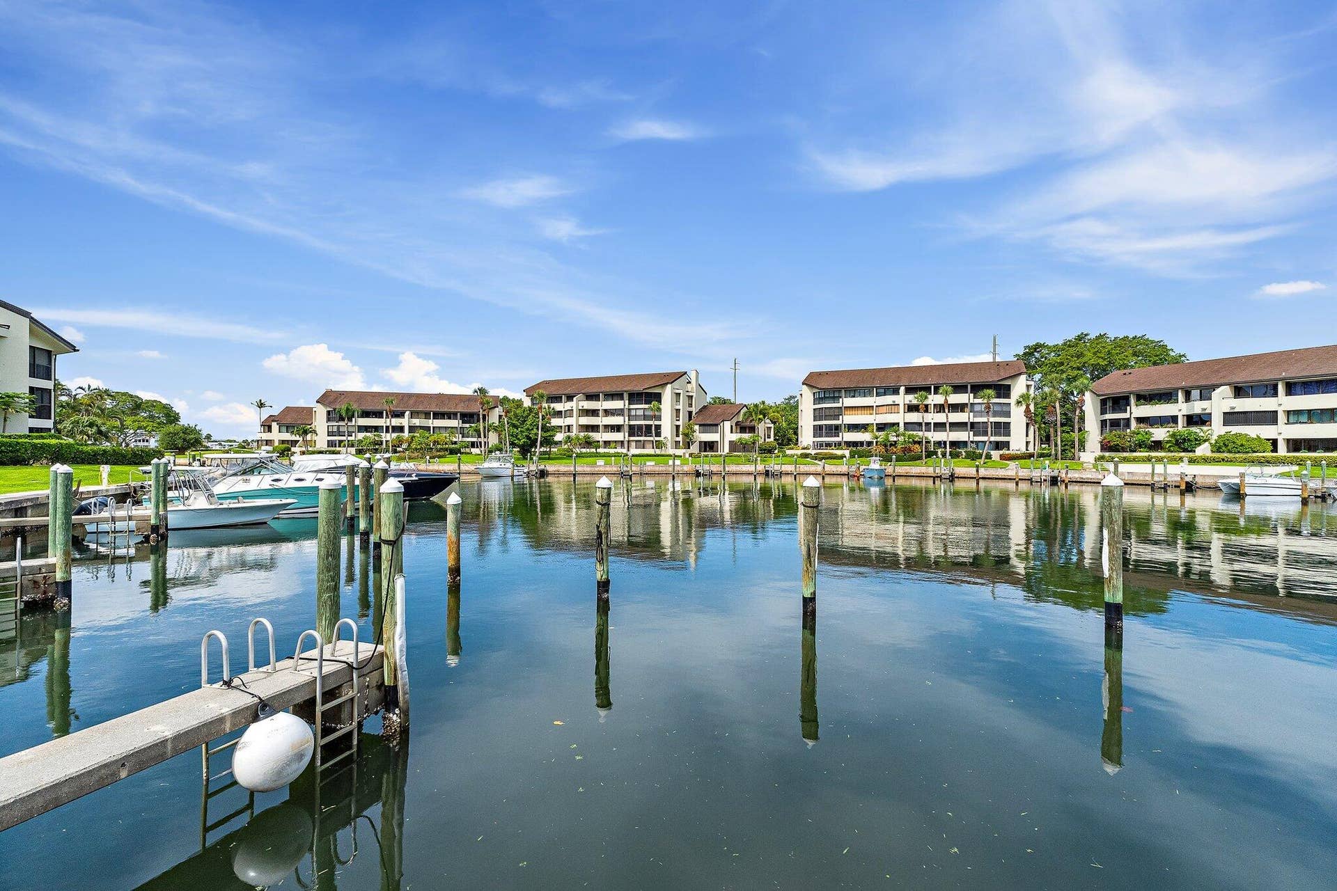 1133 Marine Way E, #I-4r, North Palm Beach, FL 33408 Marina View