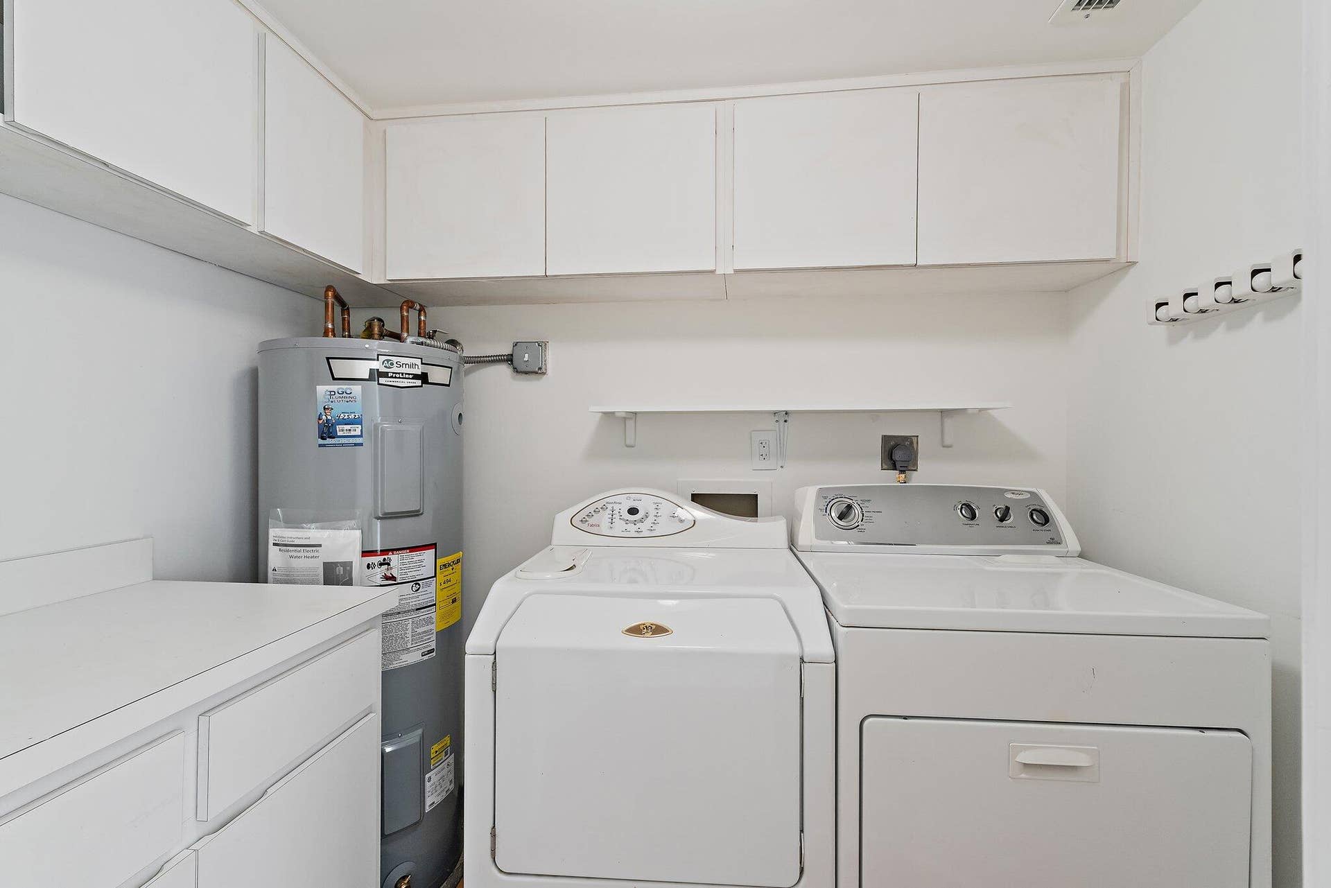 1133 Marine Way E, #I-4r, North Palm Beach, FL 33408 Laundry