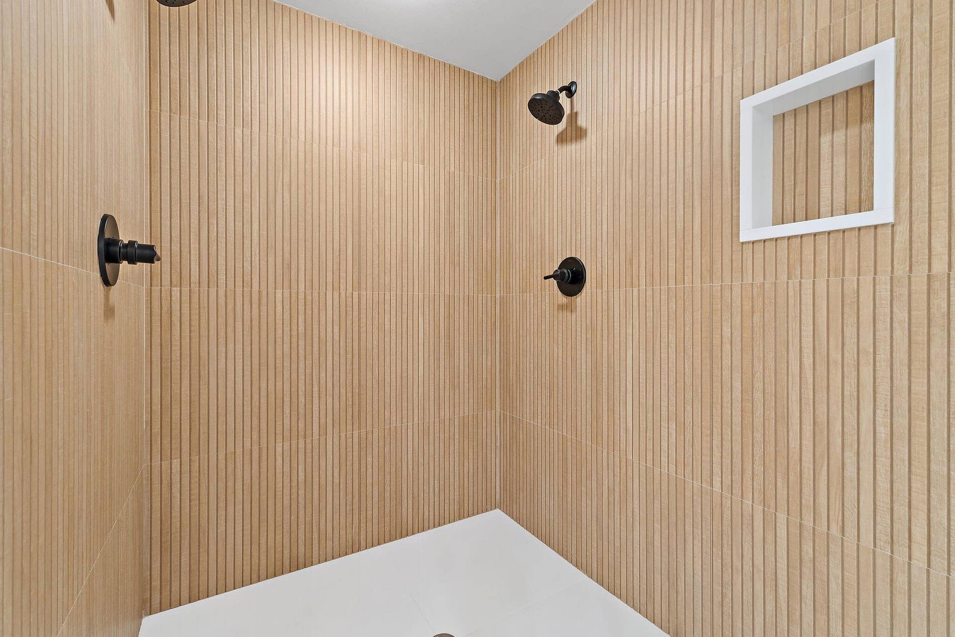 1133 Marine Way E, #I-4r, North Palm Beach, FL 33408 Primary Shower
