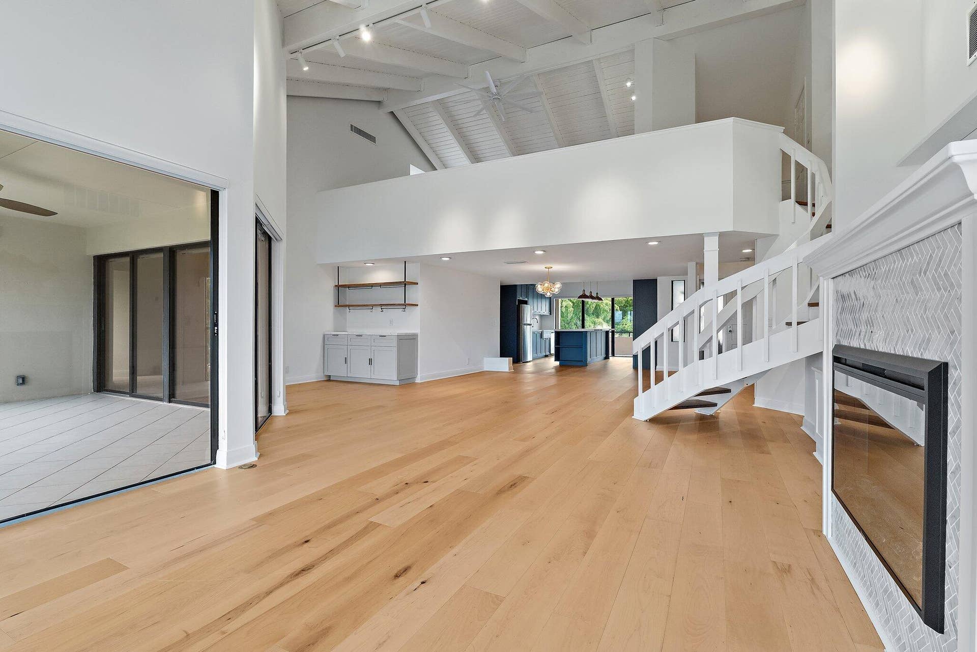 1133 Marine Way E, #I-4r, North Palm Beach, FL 33408 Living Room