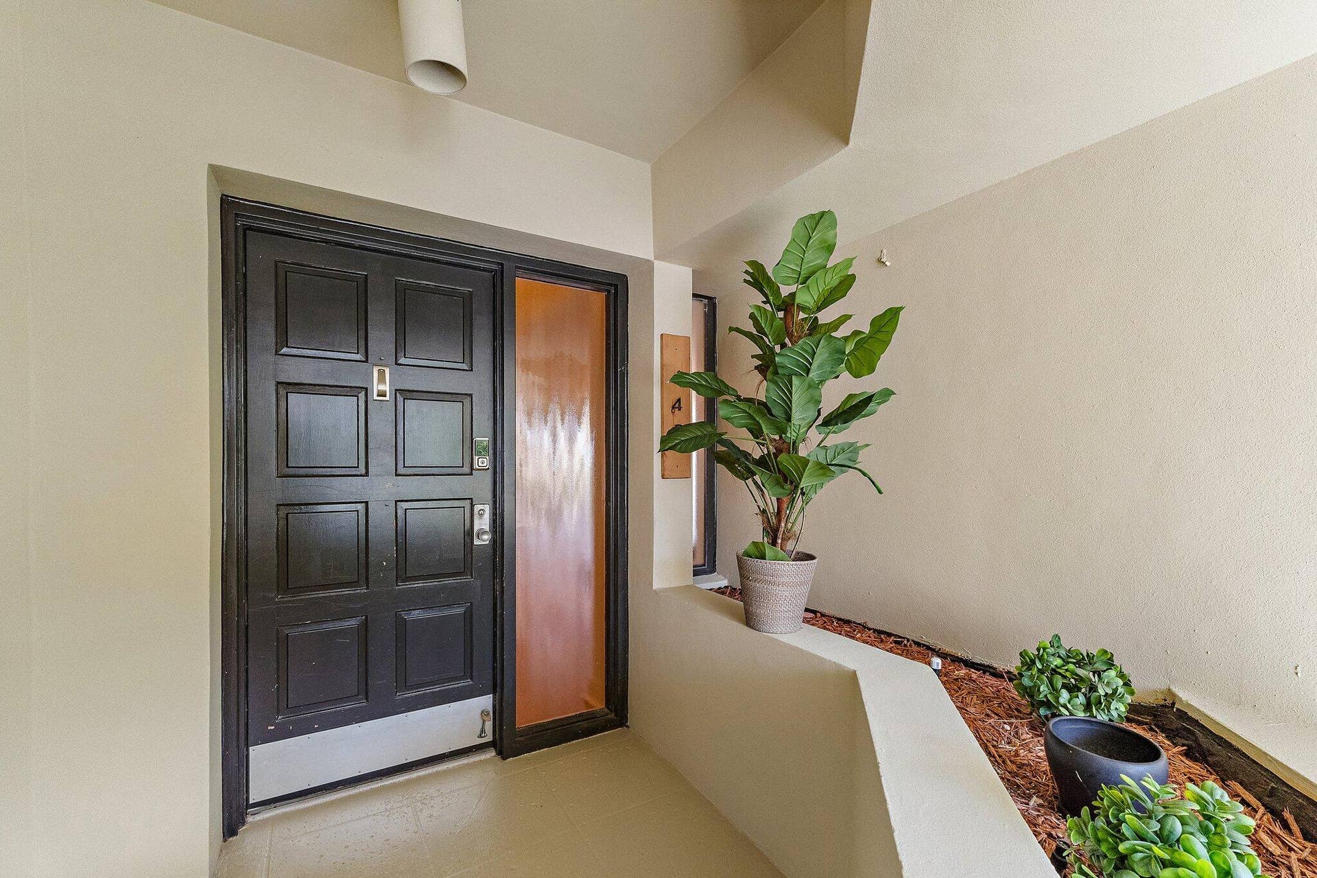 1133 Marine Way E, #I-4r, North Palm Beach, FL 33408 Front Entrance