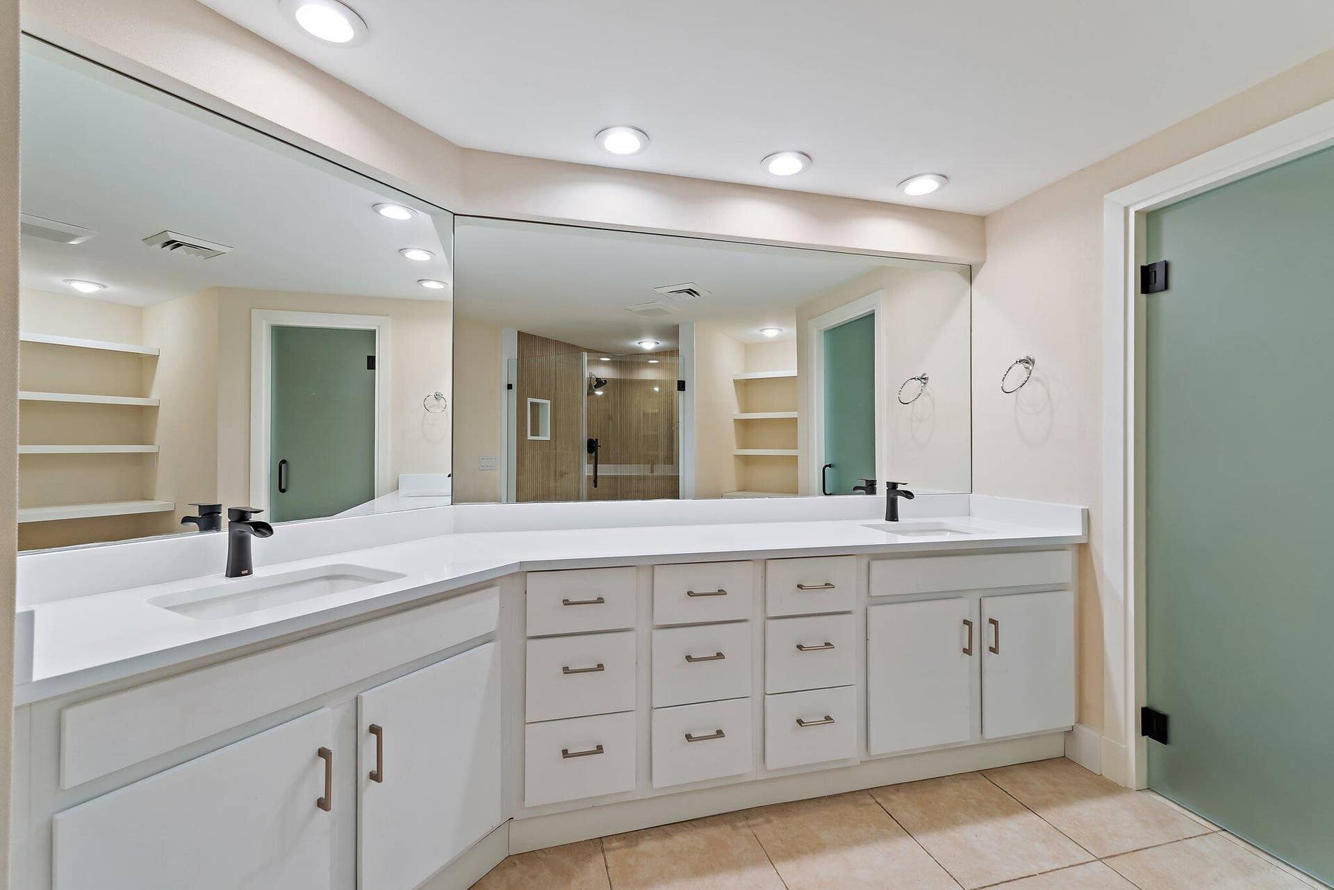 1133 Marine Way E, #I-4r, North Palm Beach, FL 33408 Primary Bath