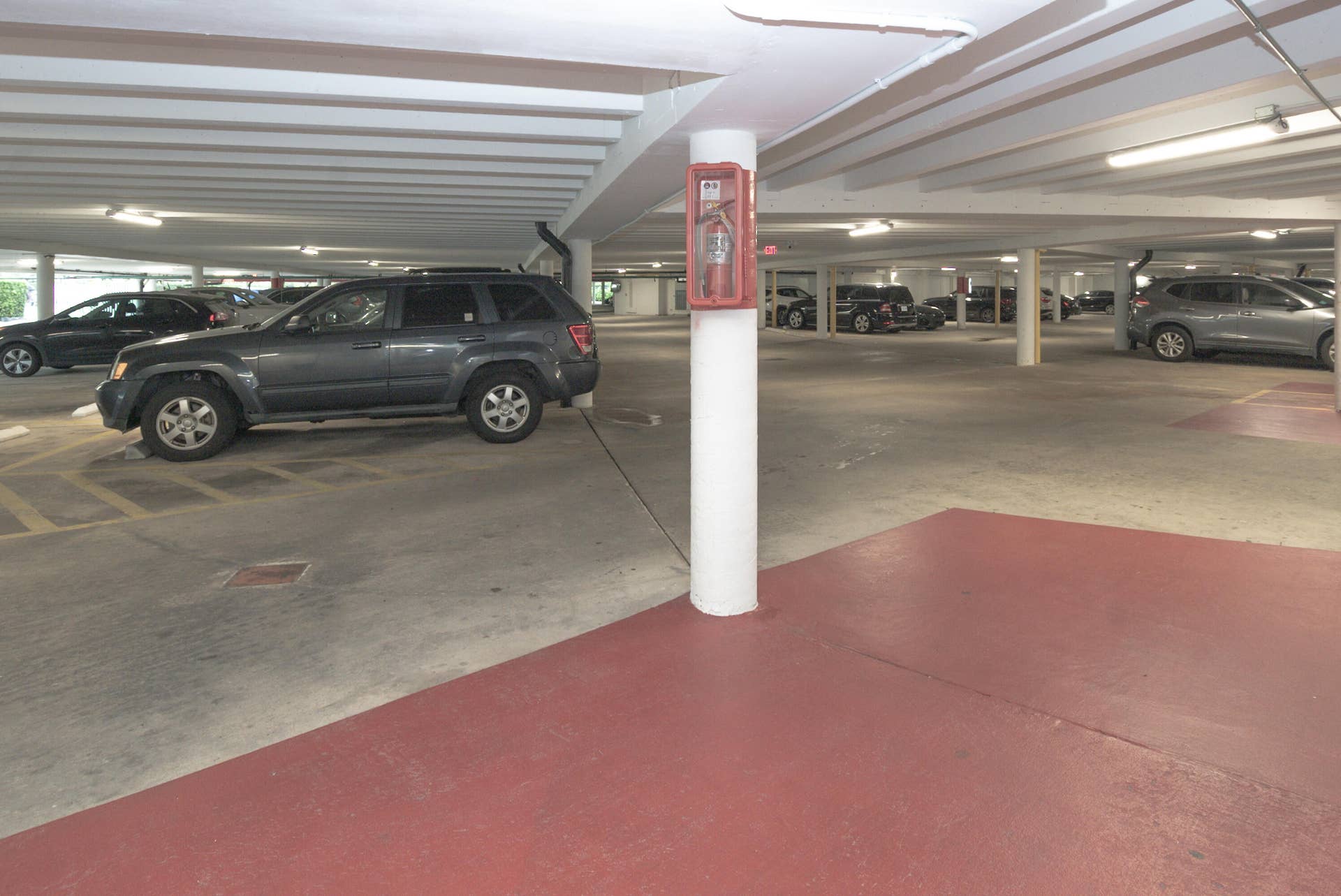 This residence benefits from garage parking ( not outdoor, not just covered)