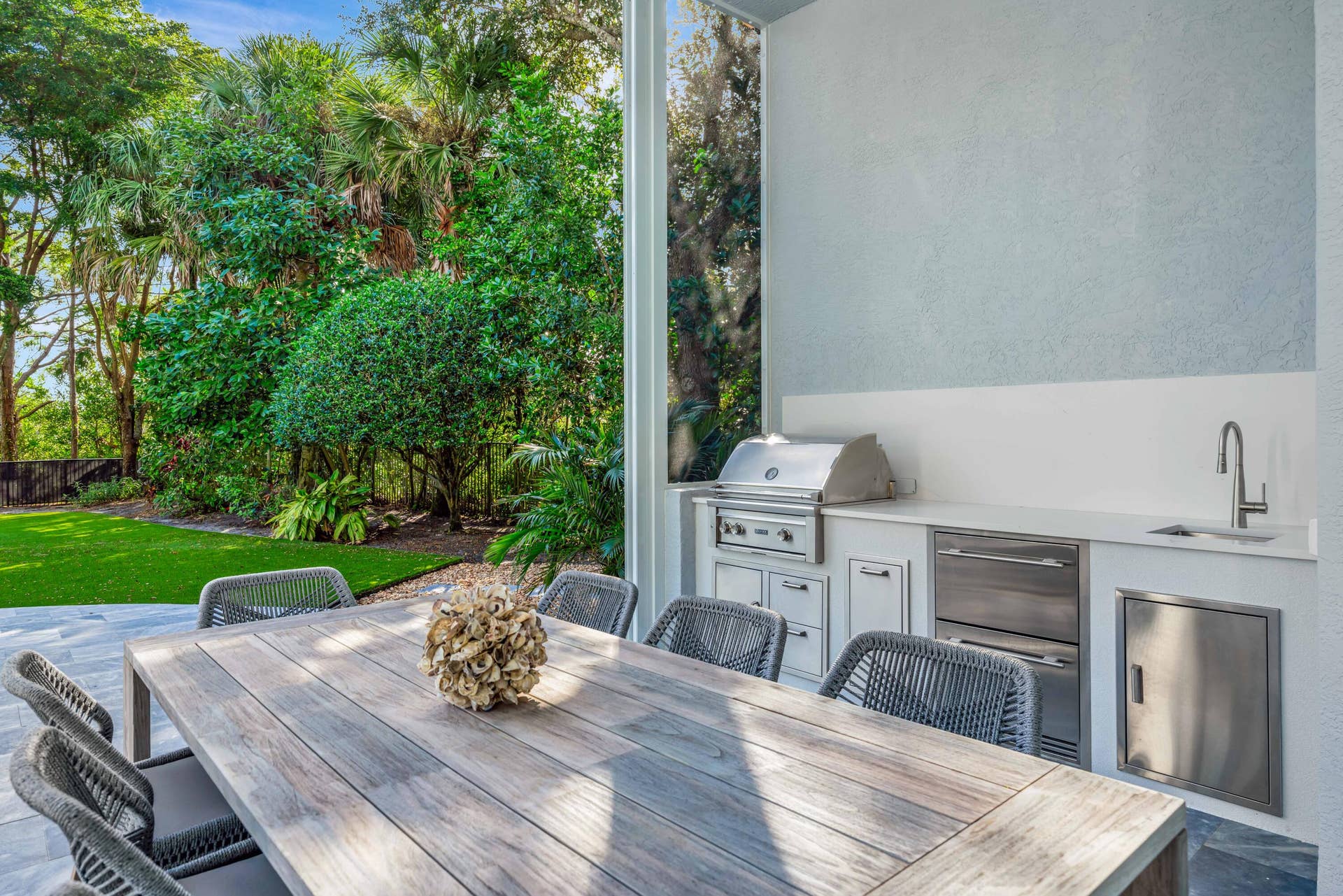 7801 Old Marsh Road, Palm Beach Gardens, FL 33418 Summer Kitchen