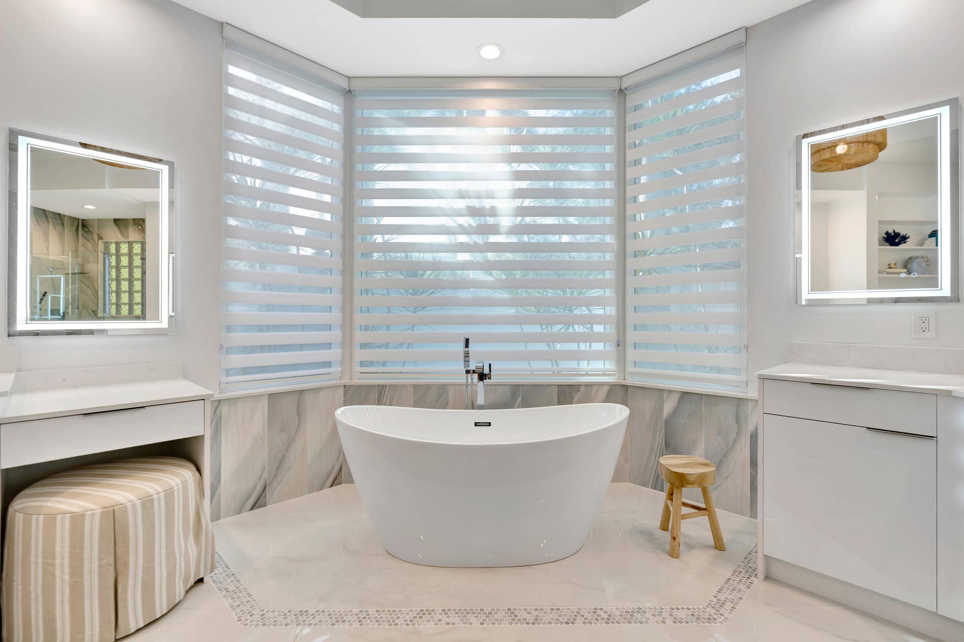 7801 Old Marsh Road, Palm Beach Gardens, FL 33418 Free Standing Tub