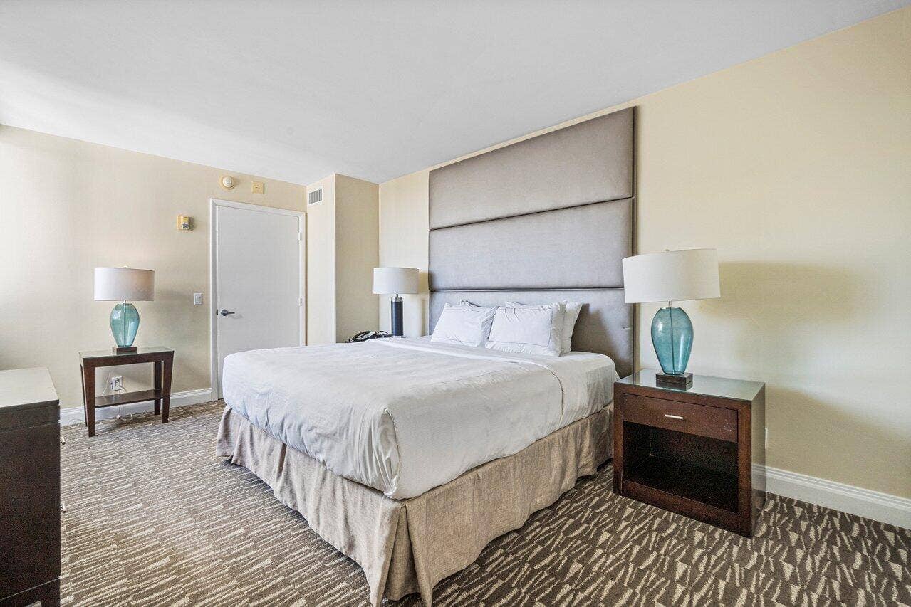 015-2670EastSunriseBoulevard-FortLauderd