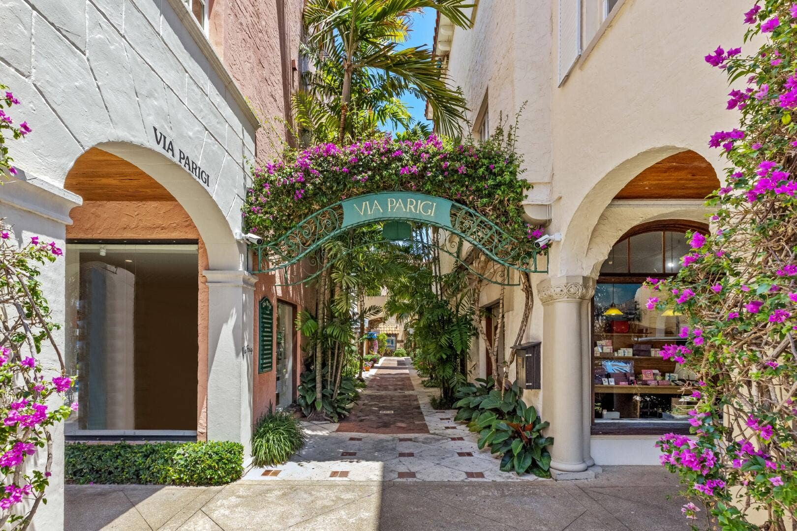 9 Via Parigi, Palm Beach, FL 33480 Via Parigi Entrance