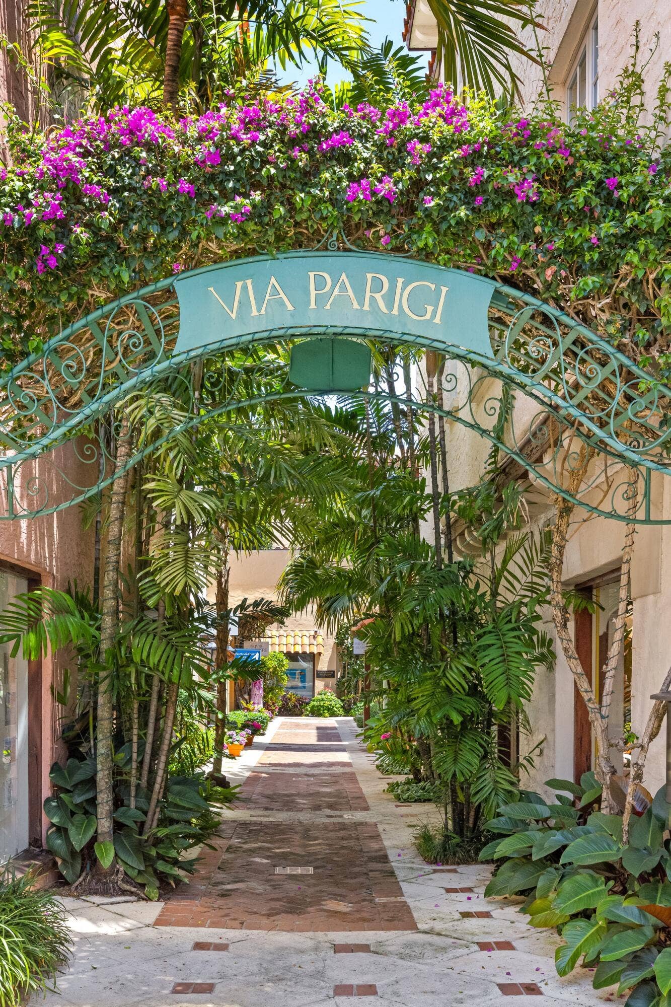 9 Via Parigi, Palm Beach, FL 33480 Exterior