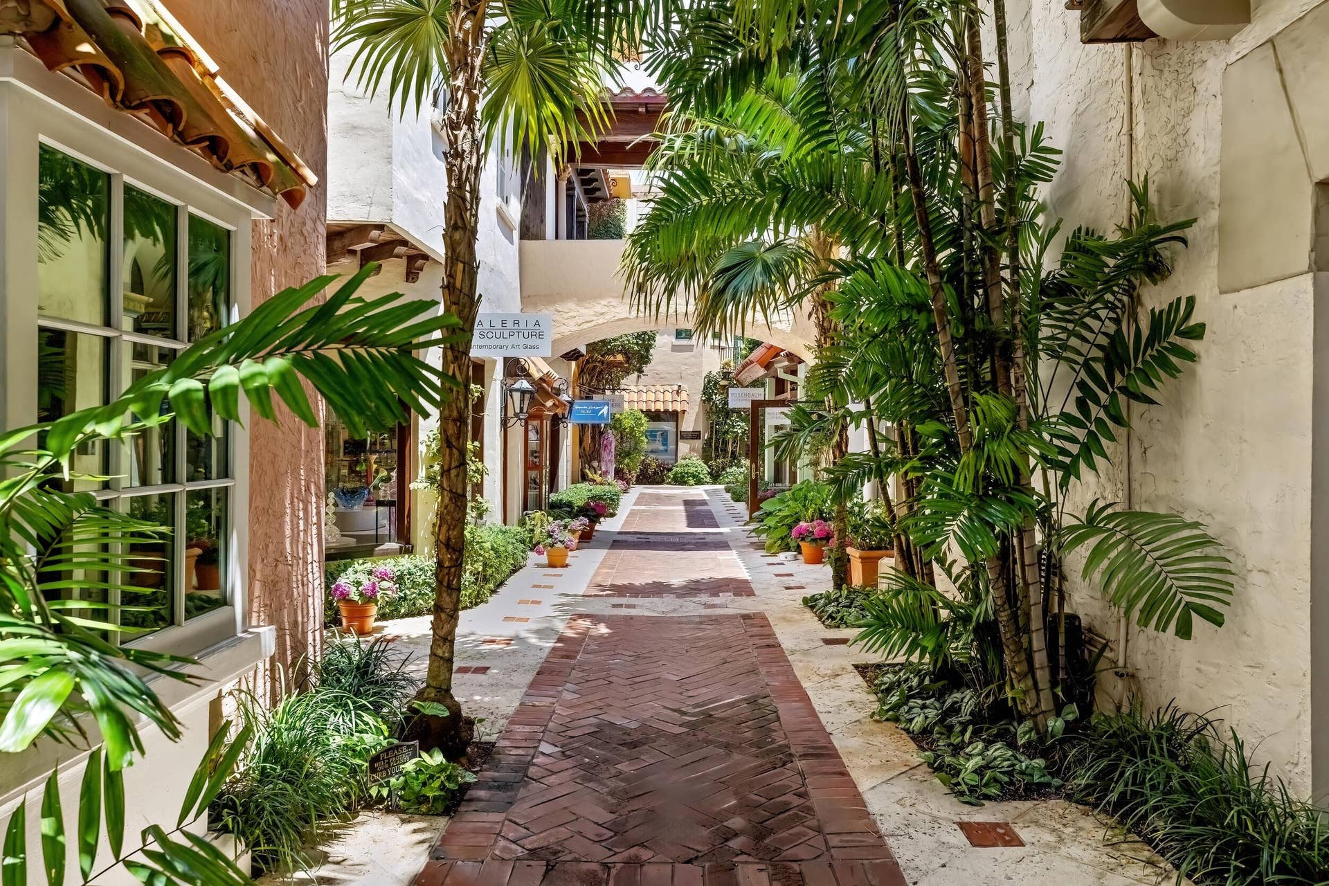 9 Via Parigi, Palm Beach, FL 33480 Exterior