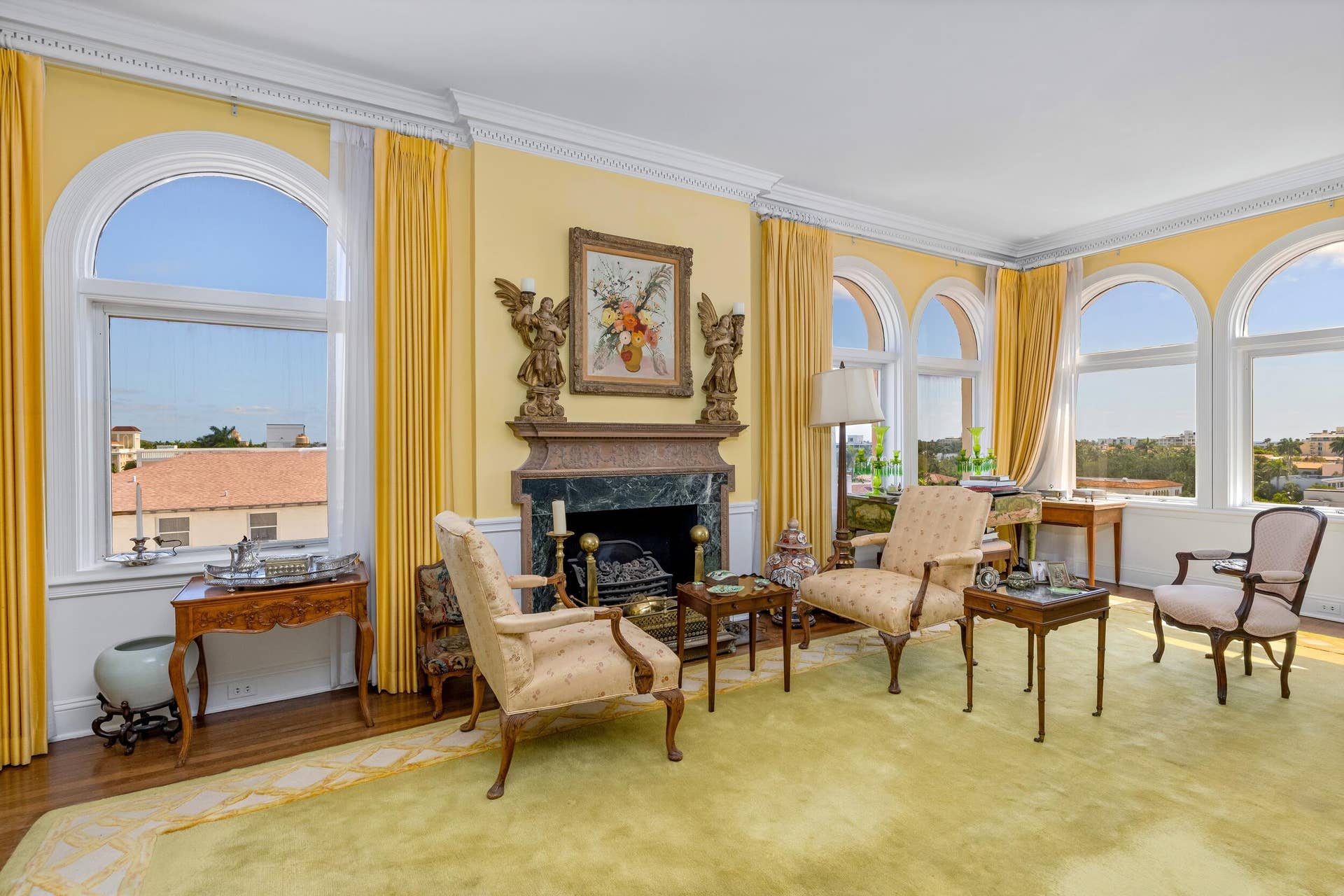 9 Via Parigi, Palm Beach, FL 33480 Penthouse Living Room