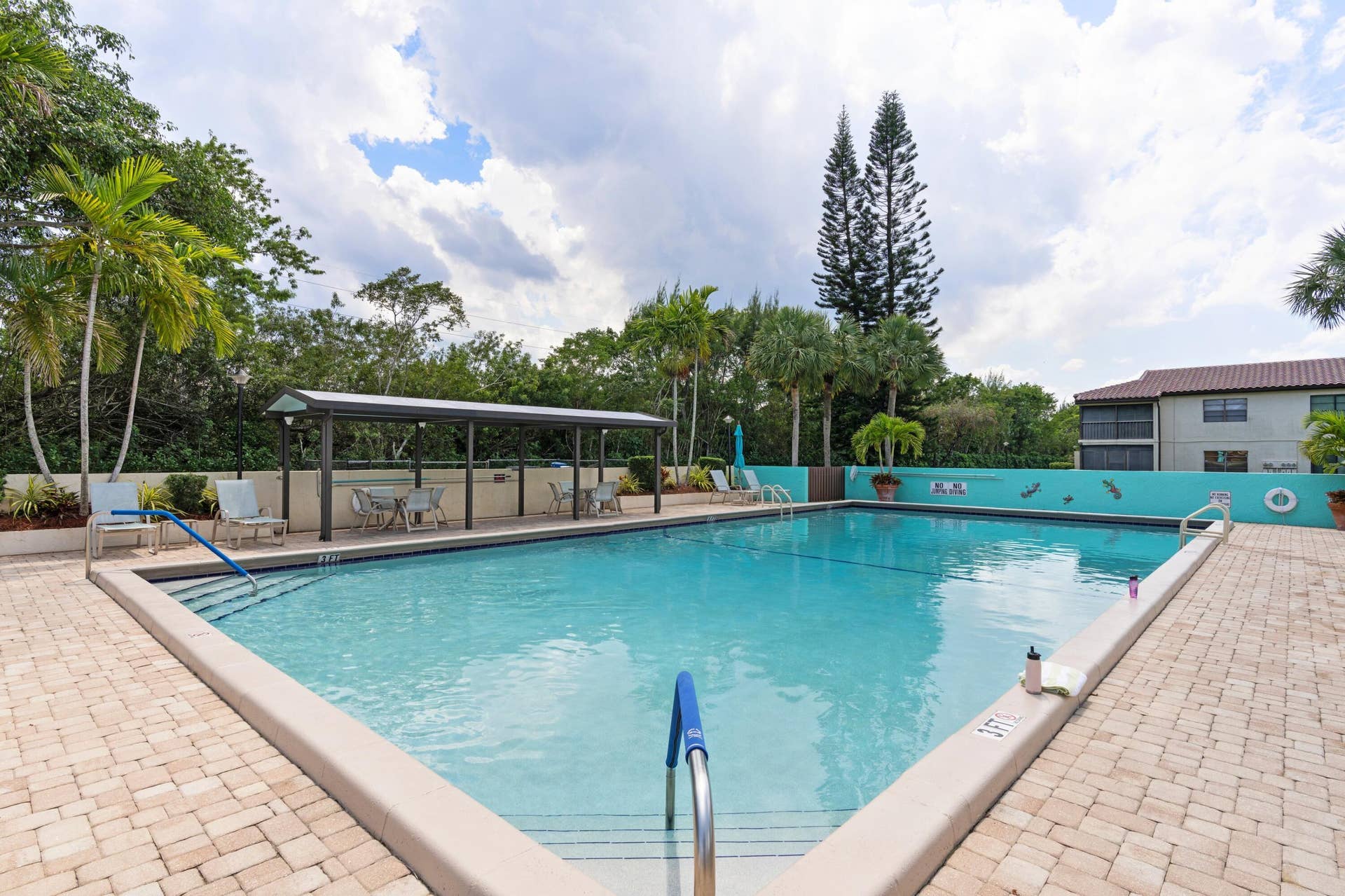 Pool & Patio