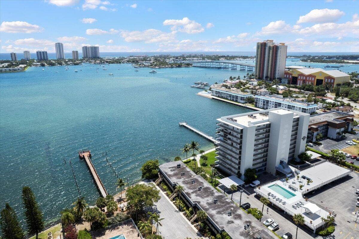 3040 Lake Shore Drive, #101, Riviera Beach, FL 33404 54-DJI_0902