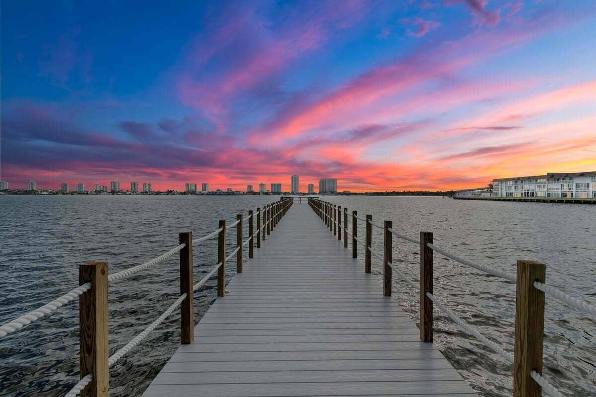 3040 Lake Shore Drive, #101, Riviera Beach, FL 33404 JLC_6350