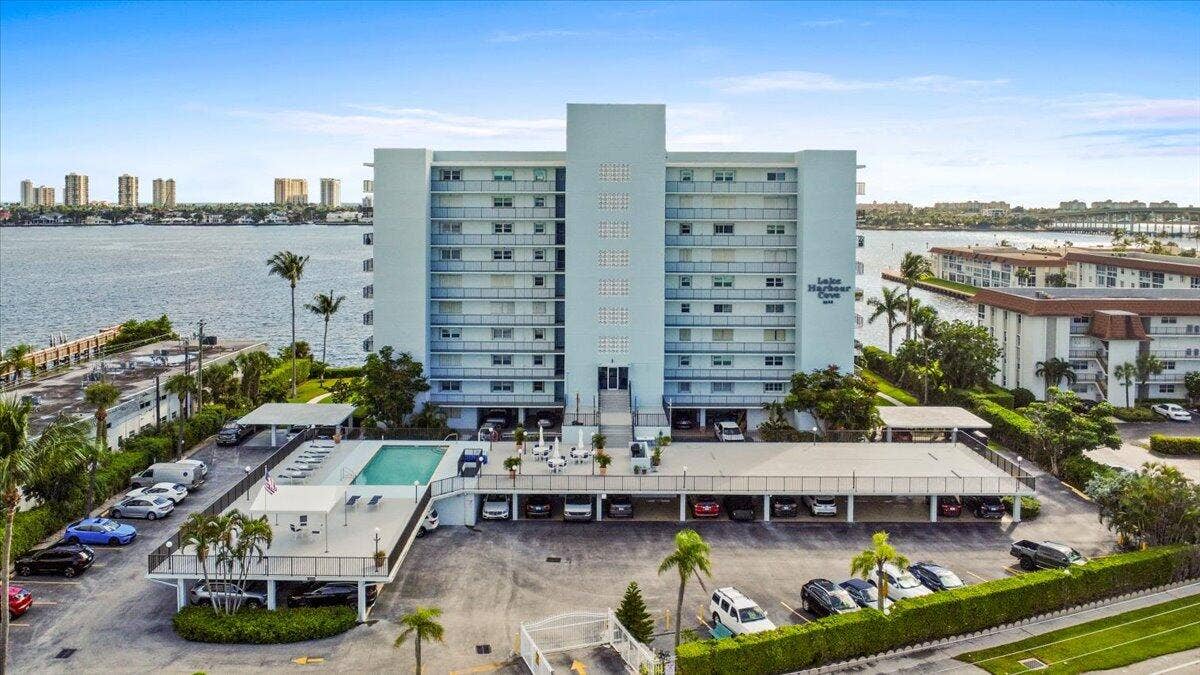 3040 Lake Shore Drive, #101, Riviera Beach, FL 33404 01-DJI_0837