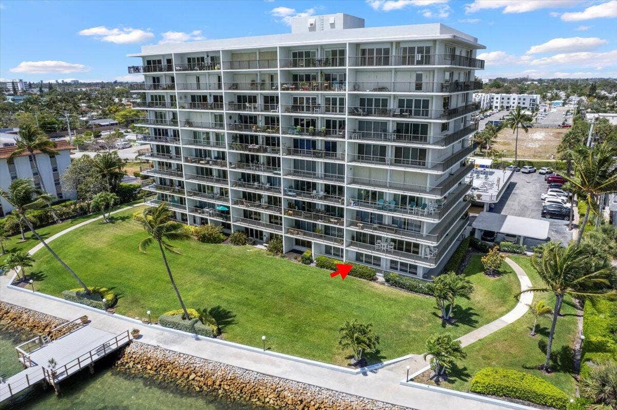 3040 Lake Shore Drive, #101, Riviera Beach, FL 33404 49-DJI_0900 aw