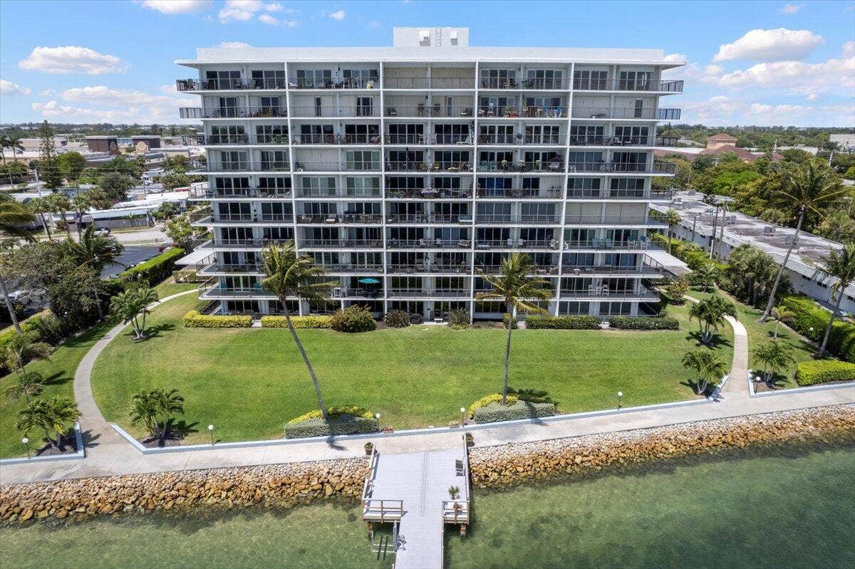 3040 Lake Shore Drive, #101, Riviera Beach, FL 33404 52-DJI_0901