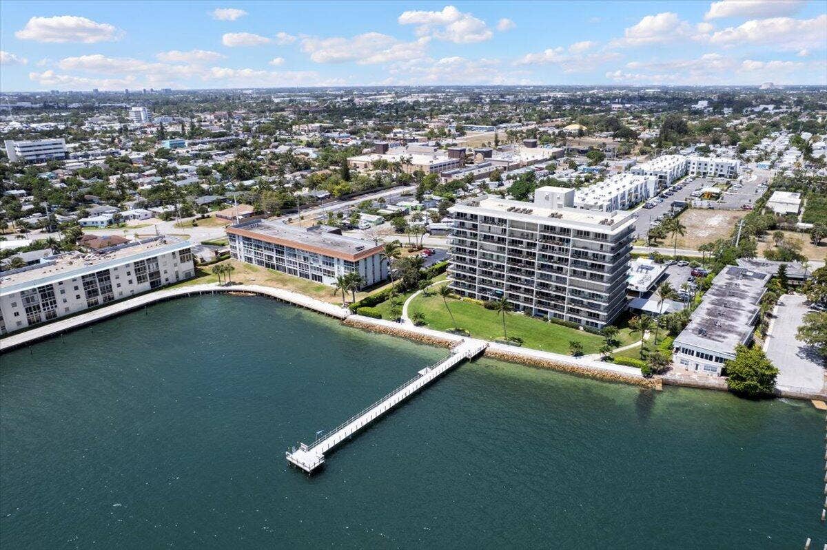 3040 Lake Shore Drive, #101, Riviera Beach, FL 33404 46-DJI_0898