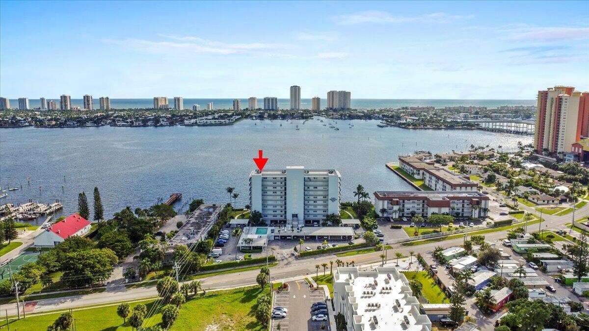 3040 Lake Shore Drive, #101, Riviera Beach, FL 33404 40-DJI_0838 aw