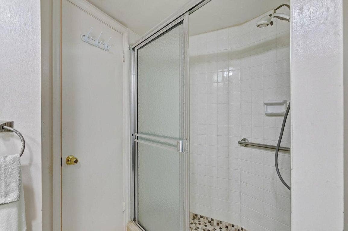 2800 N Ocean Drive, #B - 6d, Singer Island, FL 33404 2800 N Ocean Drive, #B - 6d, Singer Island, FL 33404