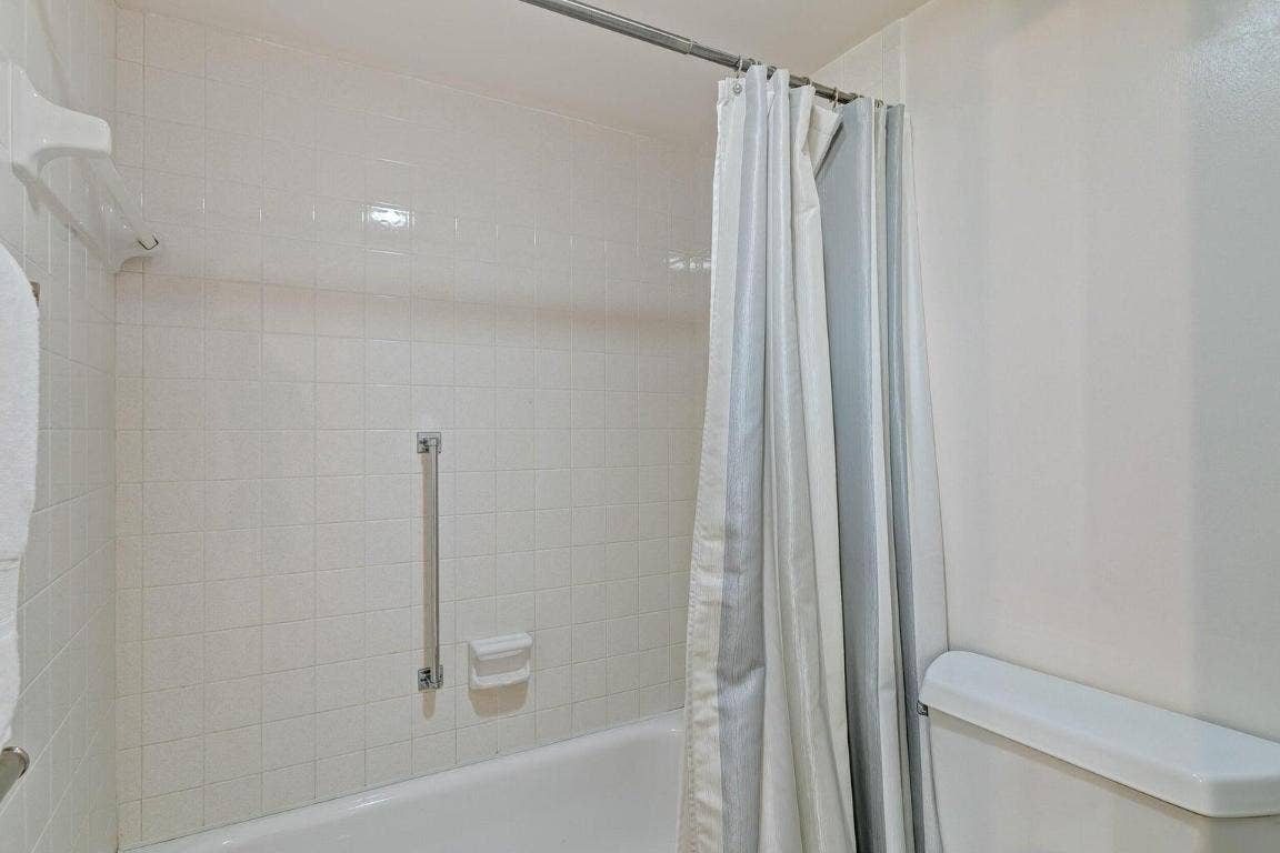 2800 N Ocean Drive, #B - 6d, Singer Island, FL 33404 2800 N Ocean Drive, #B - 6d, Singer Island, FL 33404