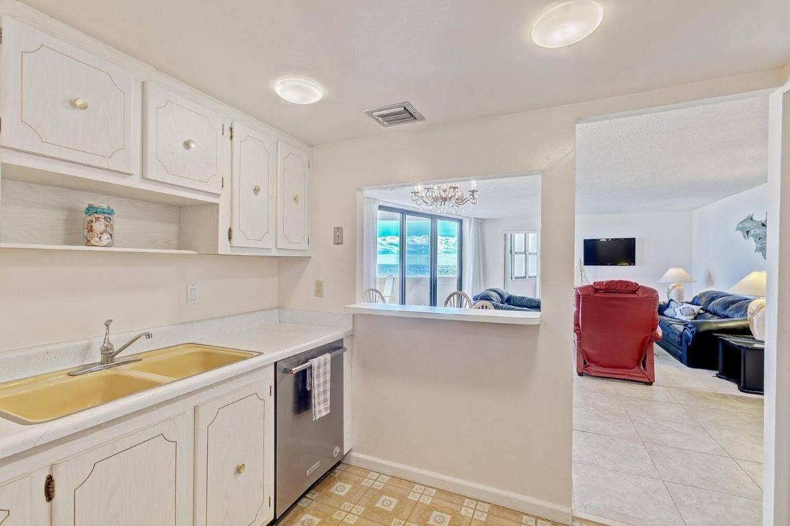 2800 N Ocean Drive, #B - 6d, Singer Island, FL 33404 2800 N Ocean Drive, #B - 6d, Singer Island, FL 33404