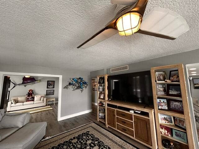 LR & 3rd Bed Room