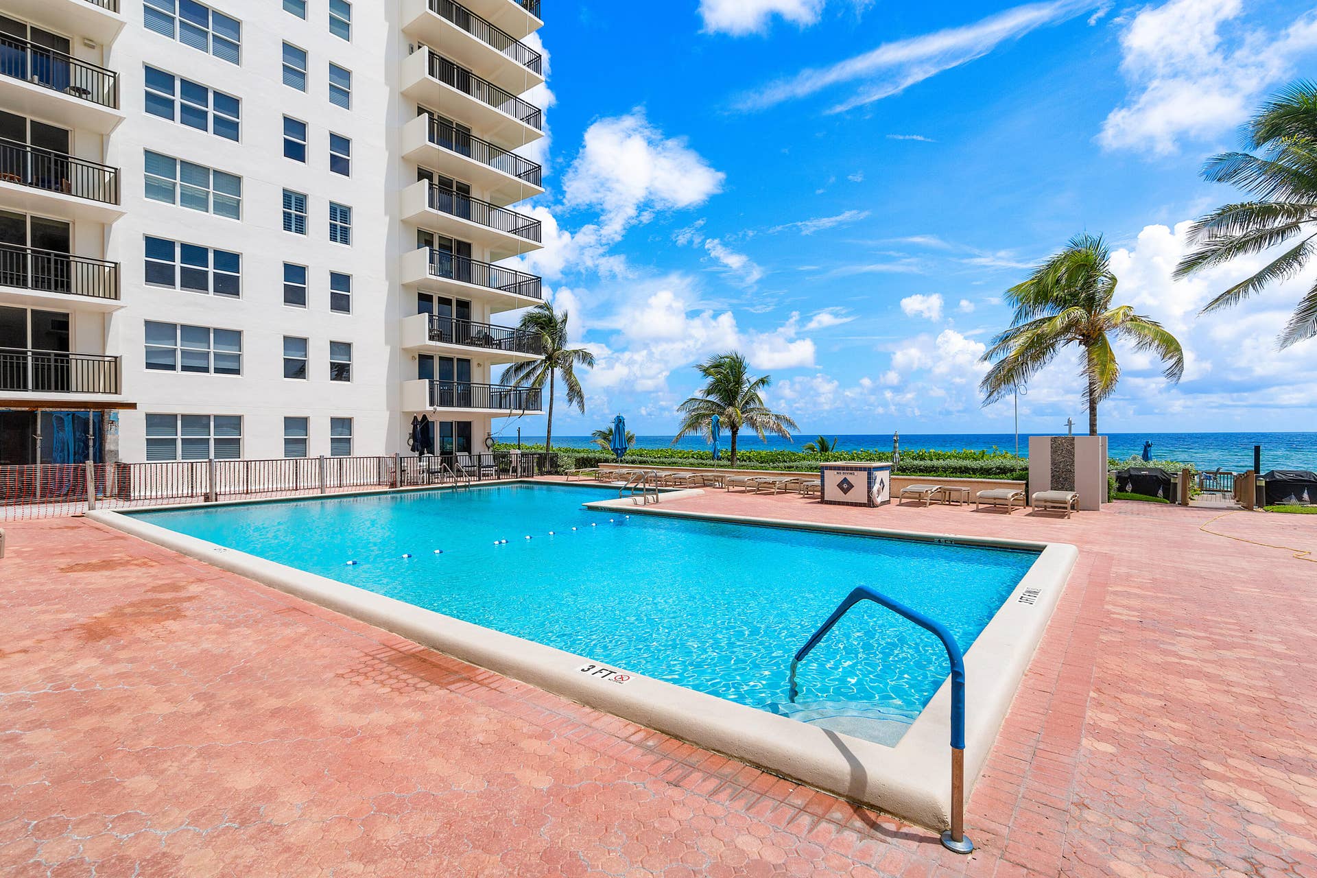 027-1147HillsboroMile-HillsboroBeach-FL-