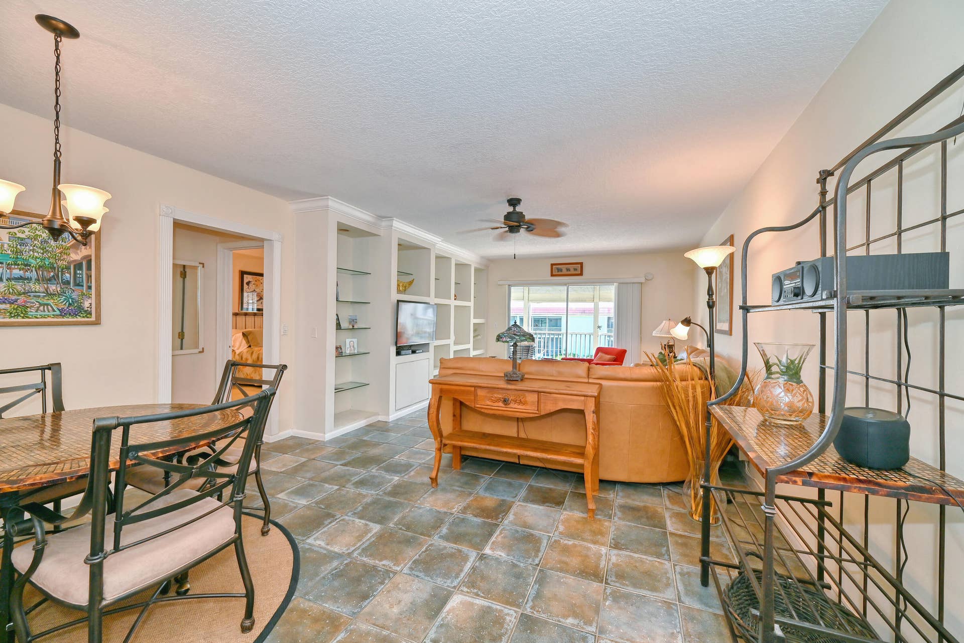 Dinning/Living Area