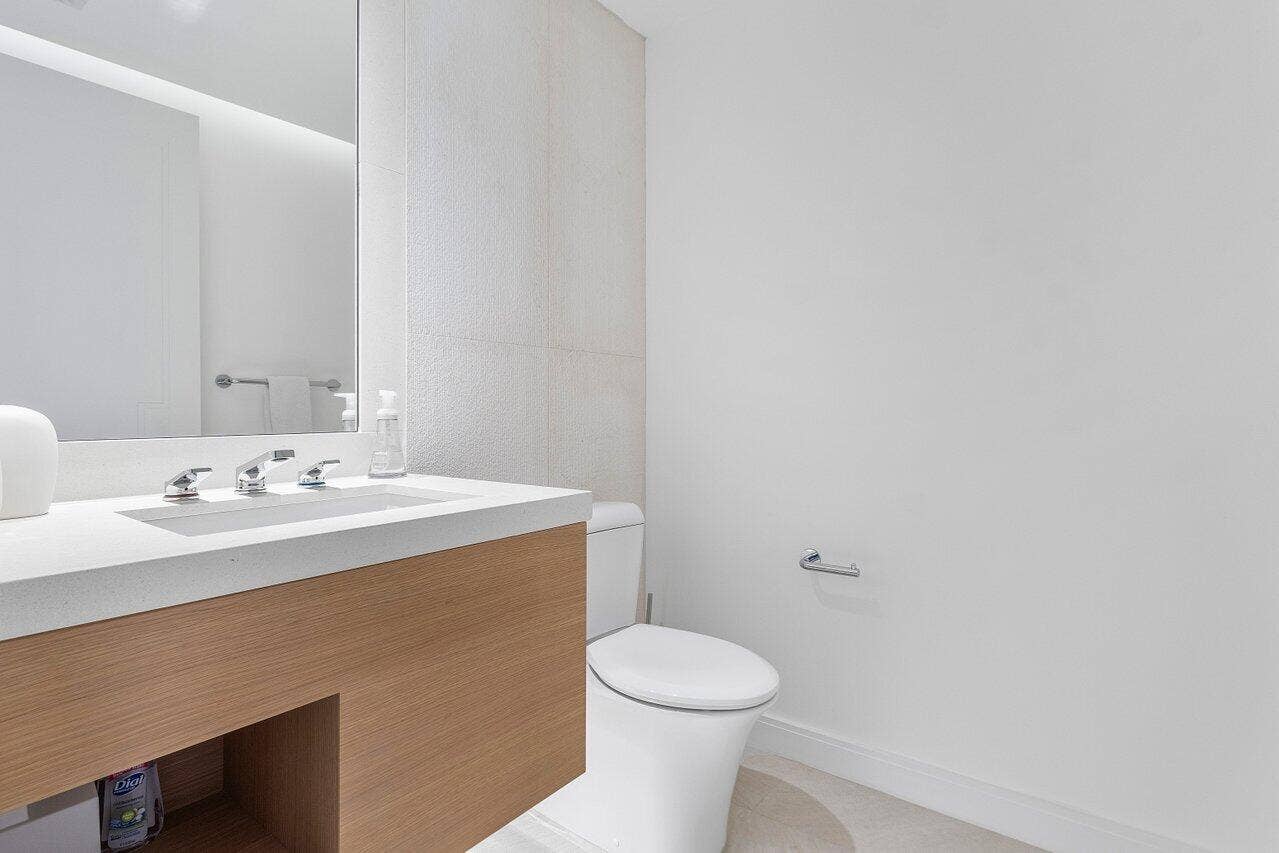 3550 S Ocean 6b Boulevard, #6b, South Palm Beach, South Palm Beach, FL 33480 Powder Room