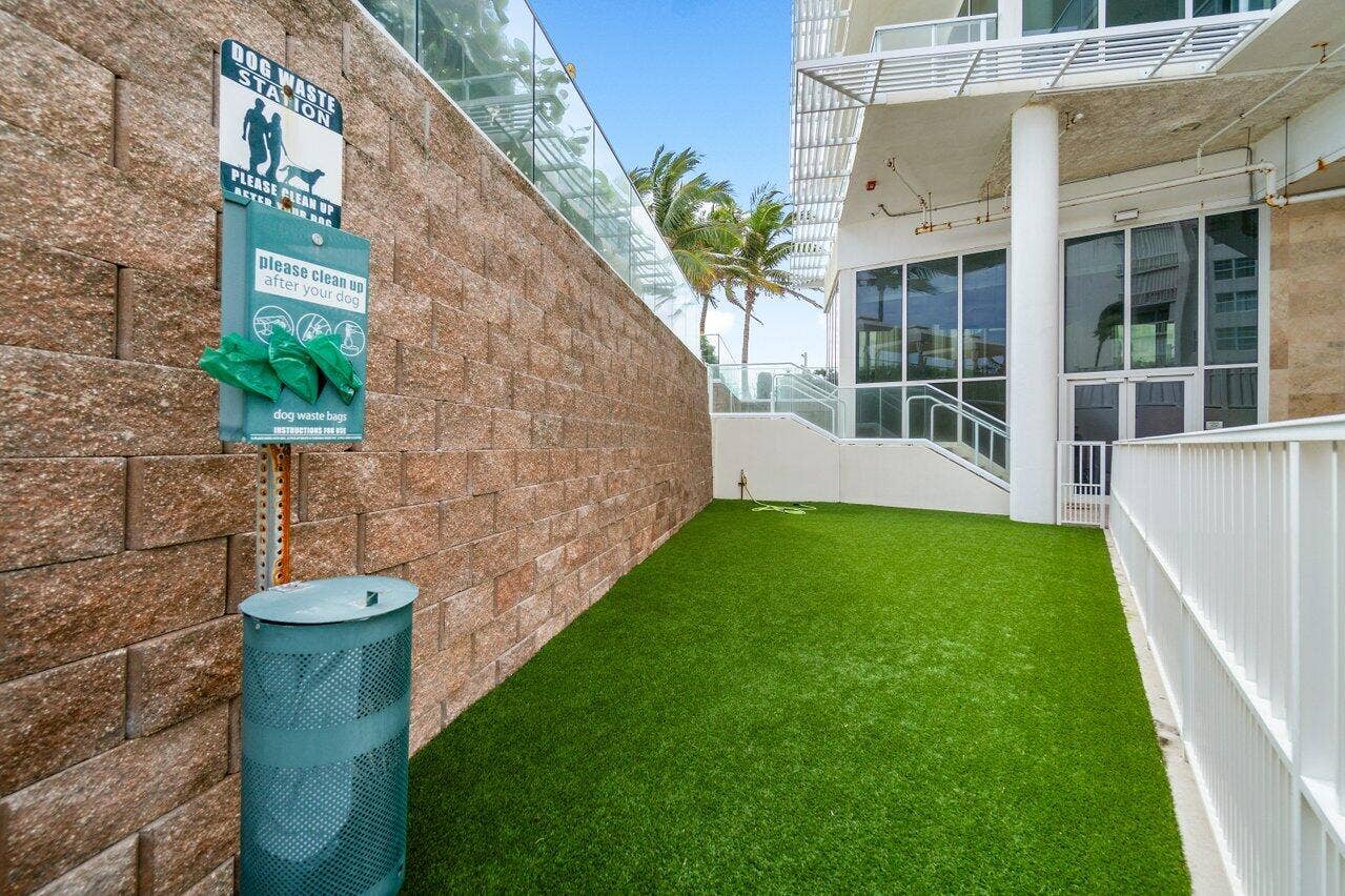 3550 S Ocean 6b Boulevard, #6b, South Palm Beach, South Palm Beach, FL 33480 Dog Walk Area