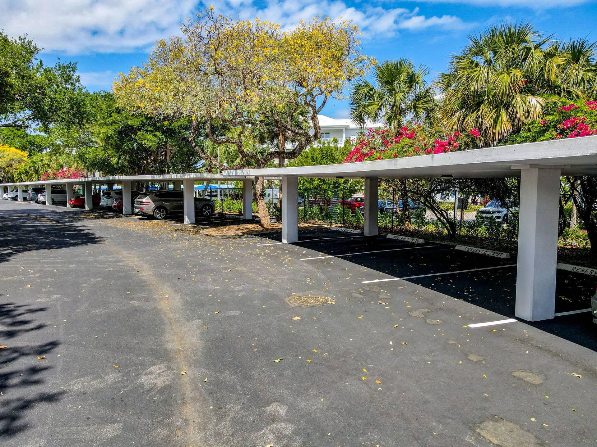 CARPORT