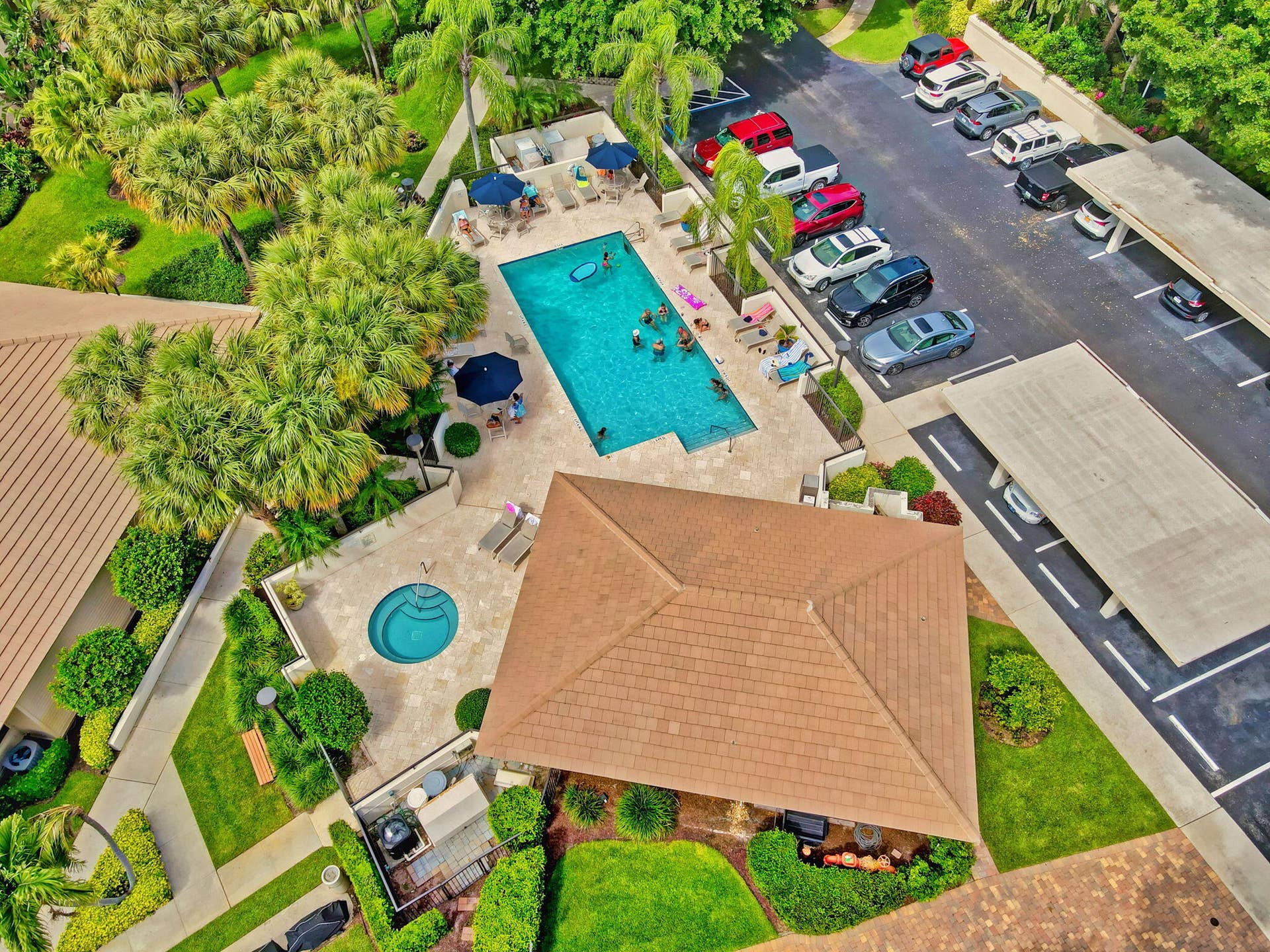 2ND POOL /JACUZZI