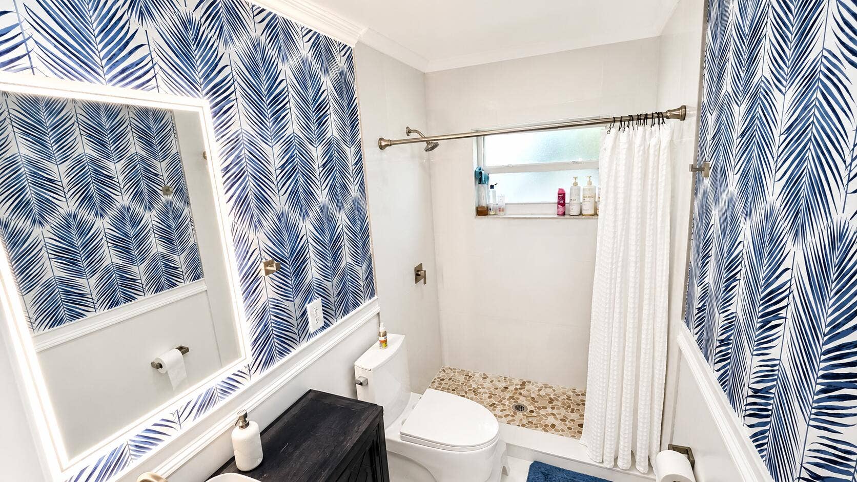 2568 Dudley Drive E, #G, West Palm Beach, FL 33415 Main Bath