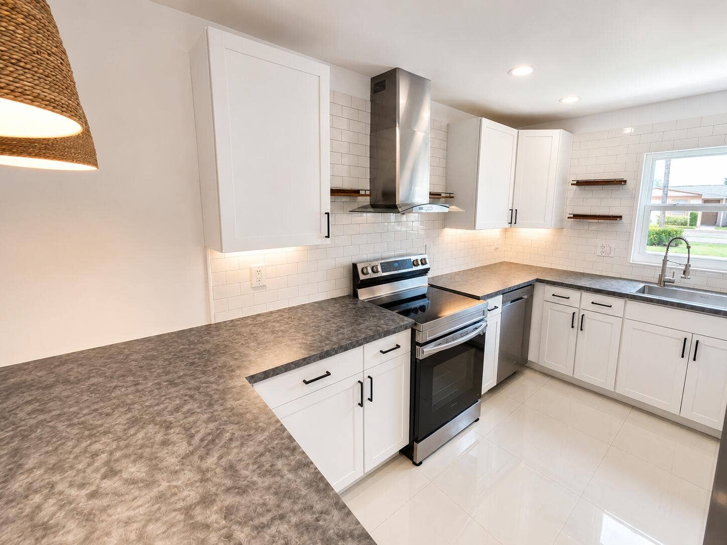 2568 Dudley Drive E, #G, West Palm Beach, FL 33415 Kitchen