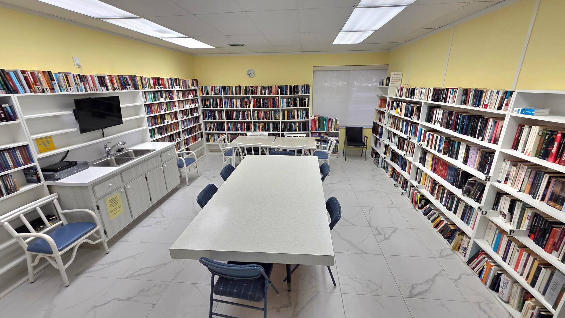 2568 Dudley Drive E, #G, West Palm Beach, FL 33415 Library