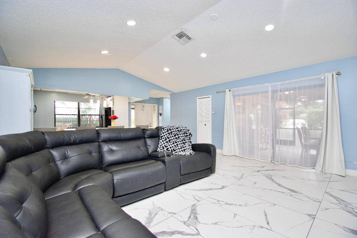 23301 Barlake Drive, #23, Boca Raton, FL 33433