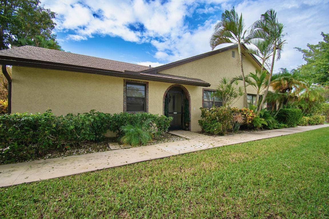 23301 Barlake Drive, #23, Boca Raton, FL 33433