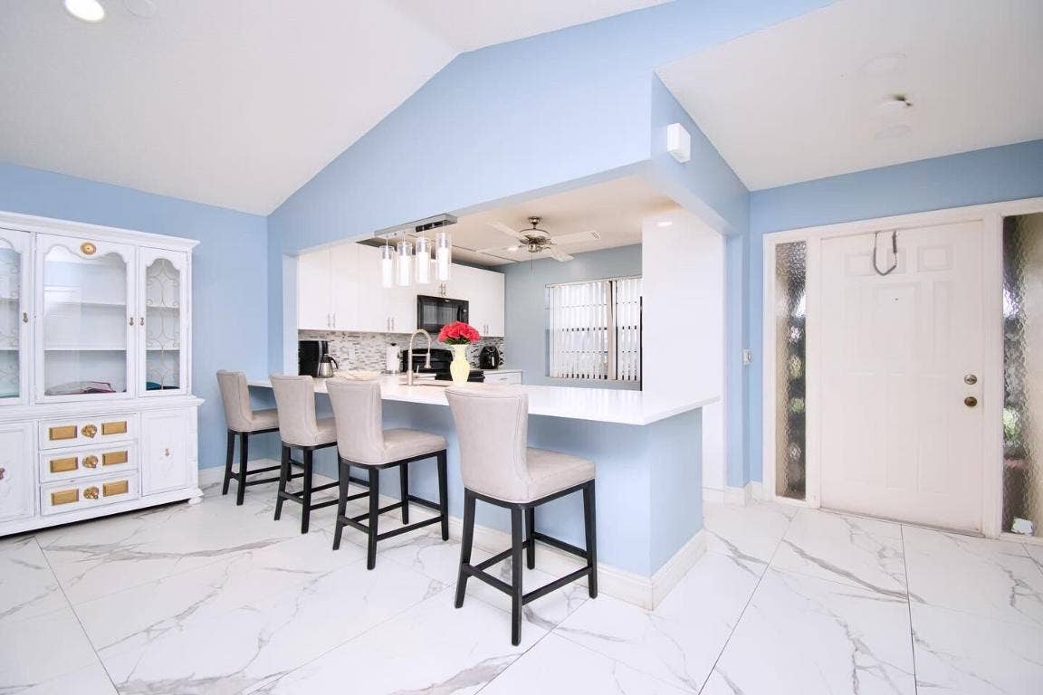 23301 Barlake Drive, #23, Boca Raton, FL 33433