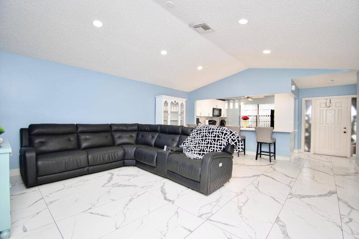 23301 Barlake Drive, #23, Boca Raton, FL 33433
