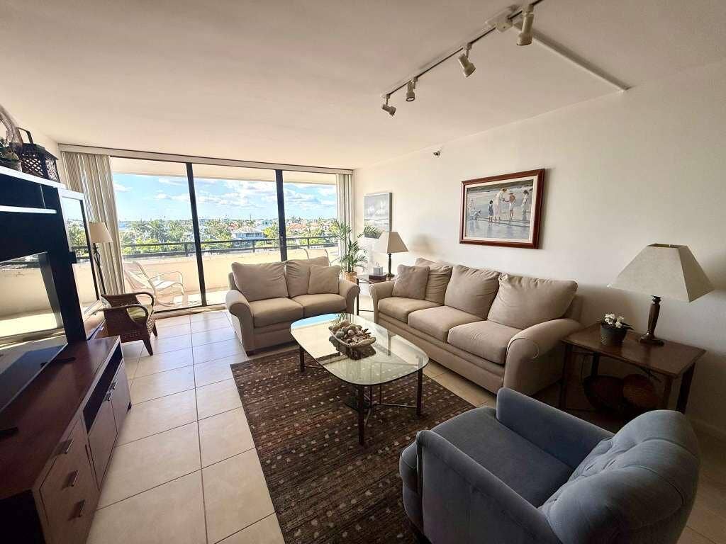 3555 S Ocean Boulevard, #513, South Palm Beach, South Palm Beach, FL 33480 3555 S Ocean Boulevard, #513, South Palm Beach, South Palm Beach, FL 33480