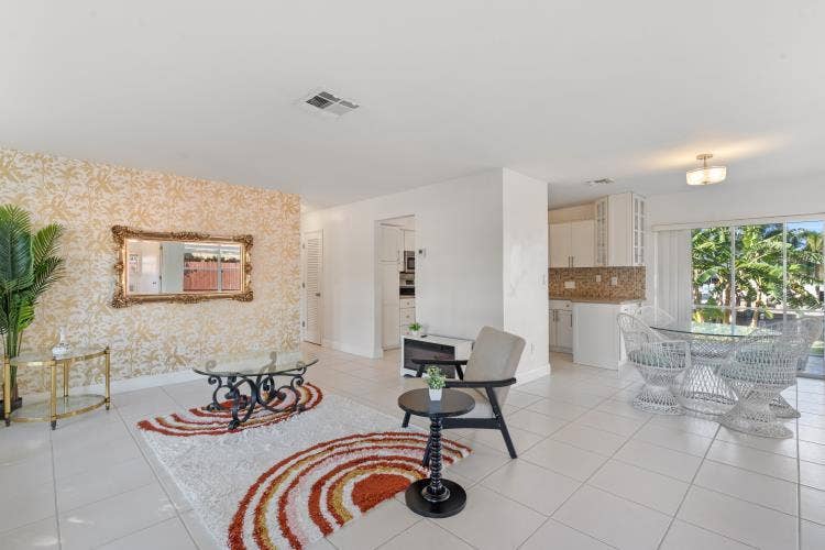 1001 SE 5 Avenue, Pompano Beach, Pompano Beach, FL 33060 INTERIOR